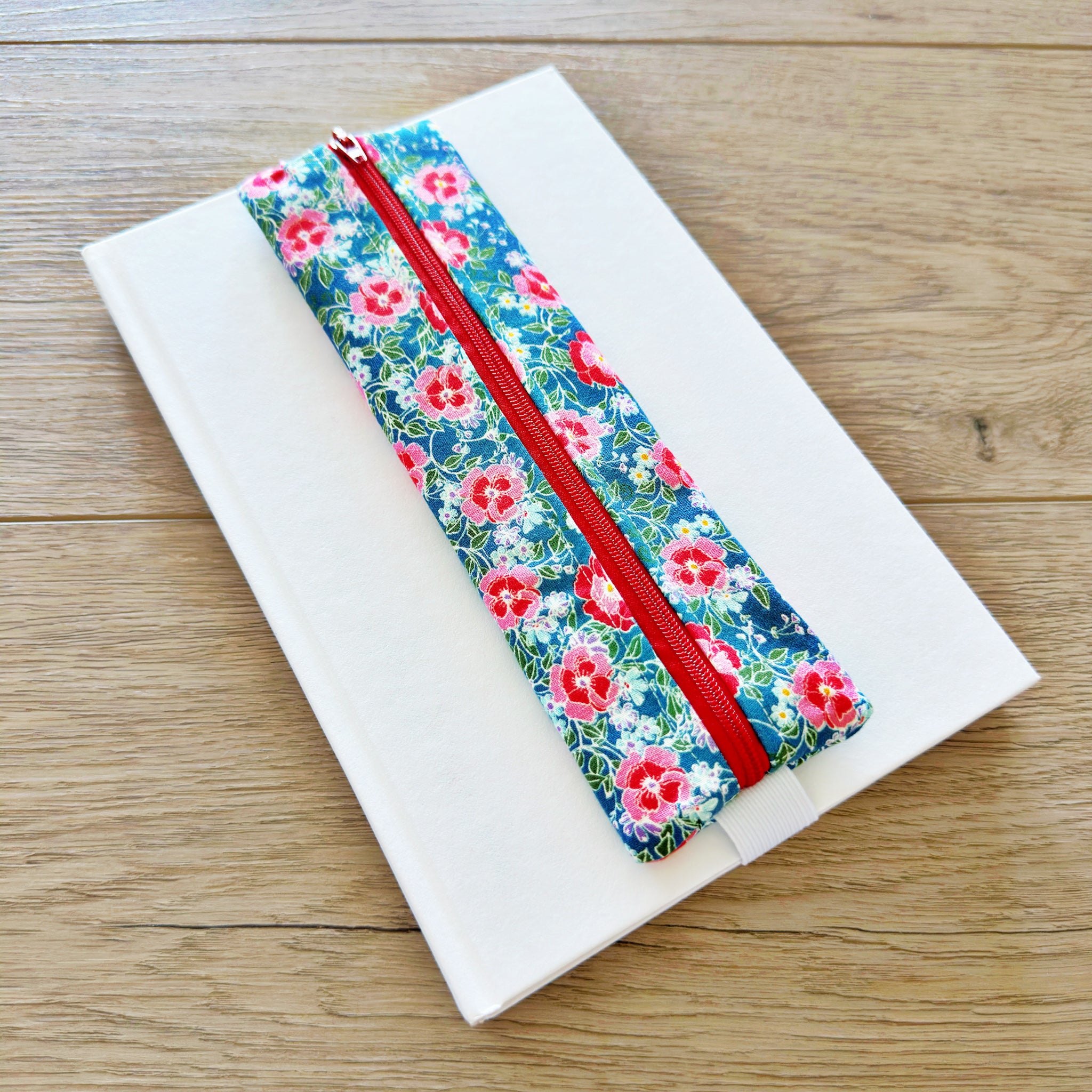 Red Flowers Book Band | Large