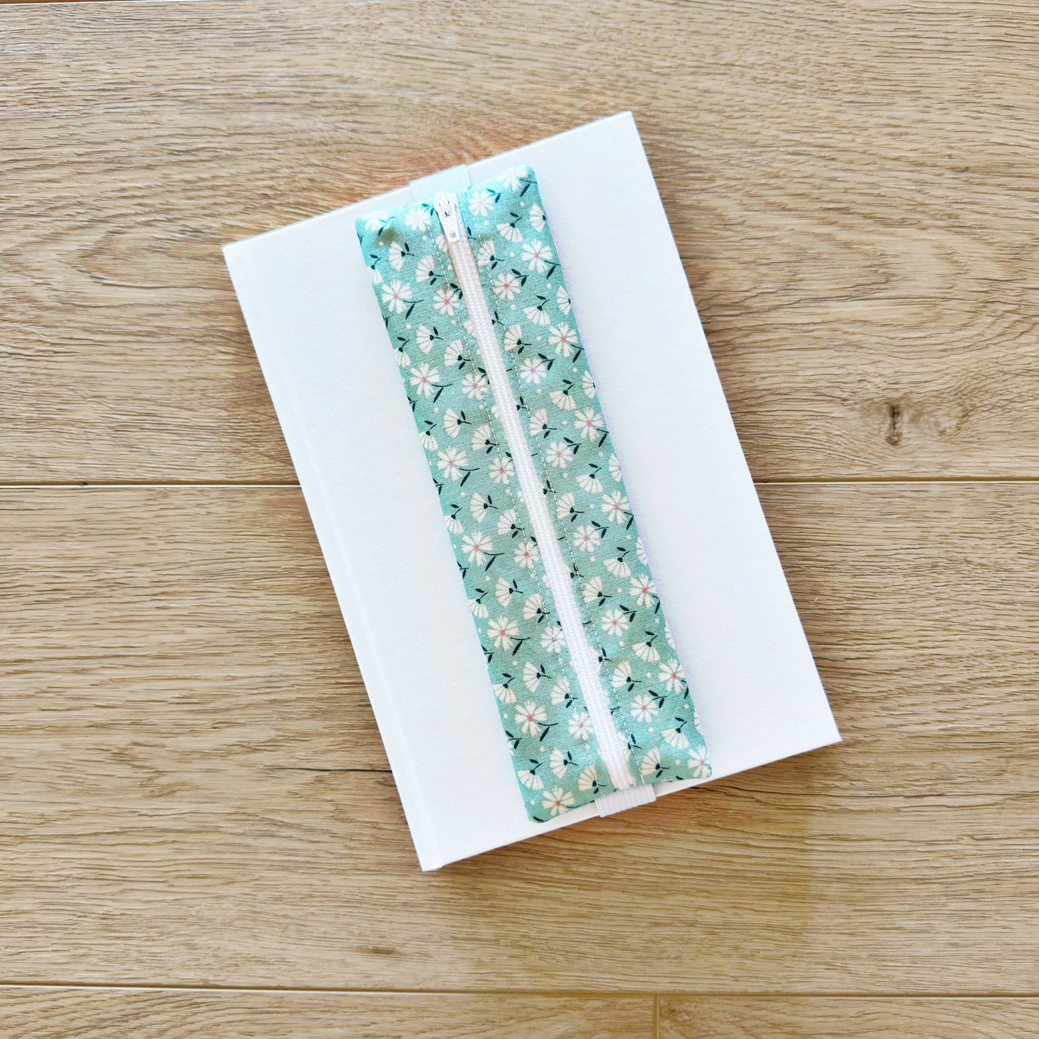 Blue Daisy Book Band | Large